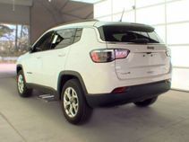 Used 2025 Jeep Compass Latitude w/ Sun & Sound Group AWD/4WD image 21
