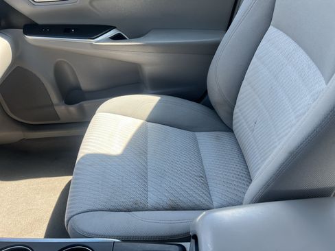 Used 2016 Toyota Camry LE FWD image 17