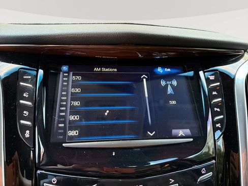 Used 2020 Cadillac Escalade Luxury AWD/4WD image 12