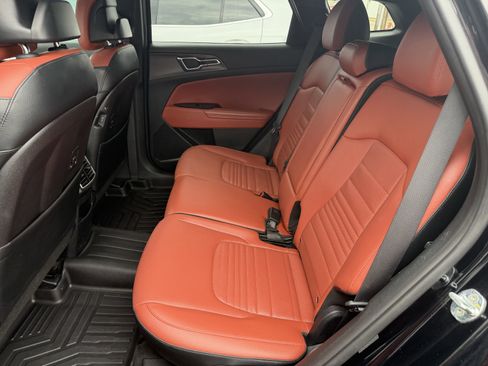 Used 2023 Kia Sportage SX image 9