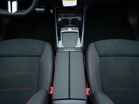 Certified 2026 Mercedes-Benz GLB 250 4MATIC image 29