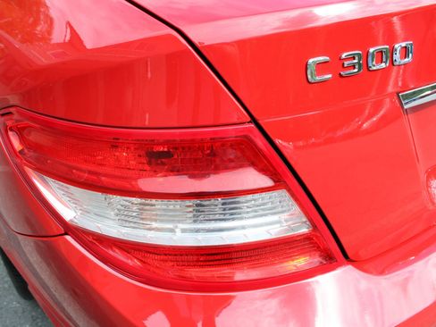 Used 2009 Mercedes-Benz C 300 4MATIC Sedan image 25