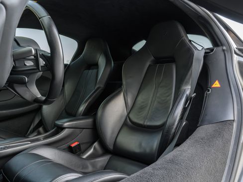 Used 2019 McLaren 570S Coupe image 12