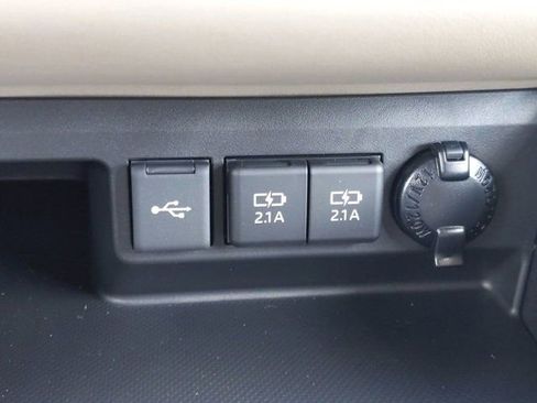 Used 2020 Toyota Highlander Limited FWD image 23
