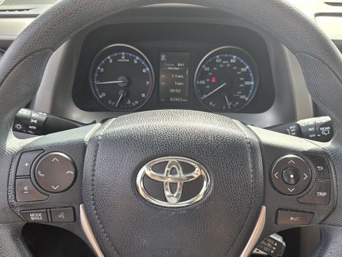 Used 2017 Toyota RAV4 LE image 16