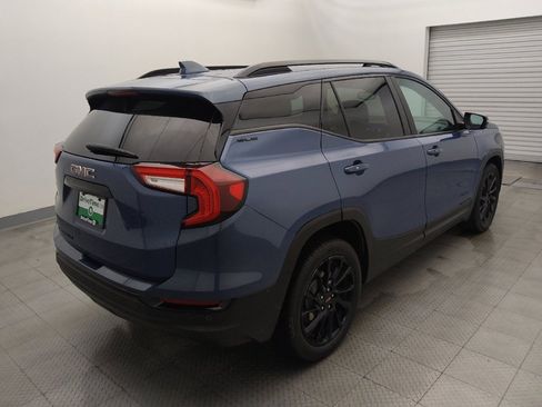 Used 2024 GMC Terrain SLE w/ Driver Convenience Package image 9