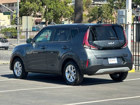 Used 2024 Kia Soul LX w/ Option Group 015 FWD image 3