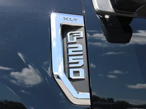 Used 2018 Ford F250 XLT AWD/4WD image 17