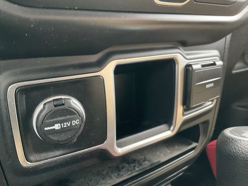 Used 2020 Jeep Wrangler Sport image 9