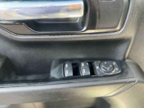Used 2022 Chevrolet Silverado 1500 Custom w/ Safety Confidence Package AWD/4WD image 19