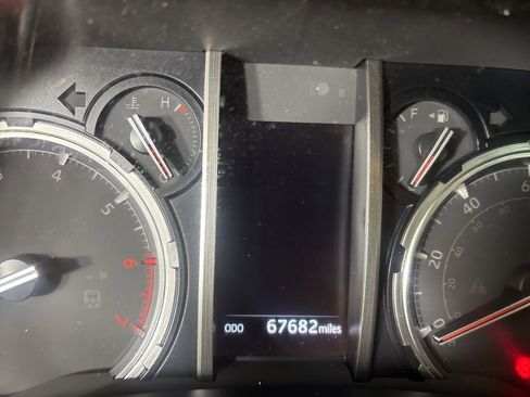 Used 2022 Toyota 4Runner TRD Off-Road Premium AWD/4WD image 14