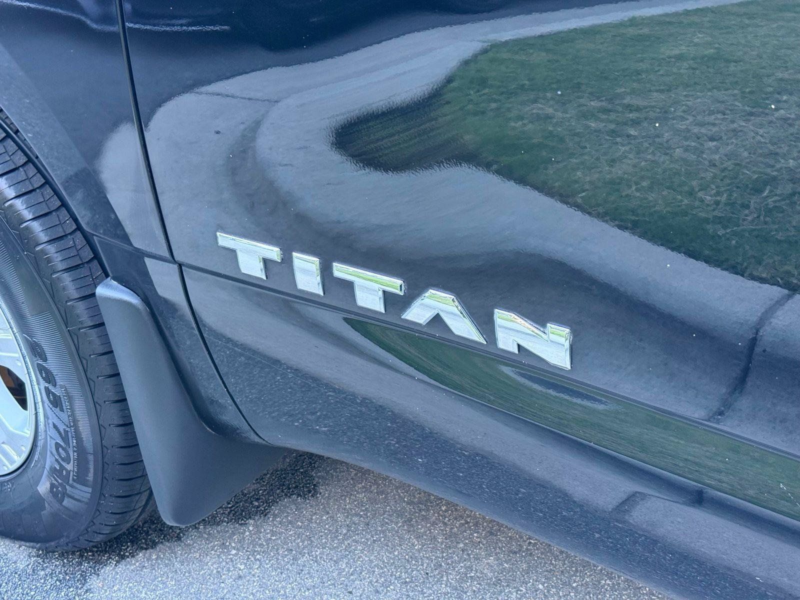 Used 2017 Nissan Titan SV RWD image 10