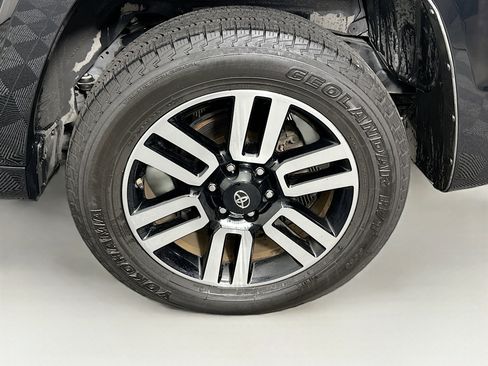 Used 2017 Toyota 4Runner Limited image 11