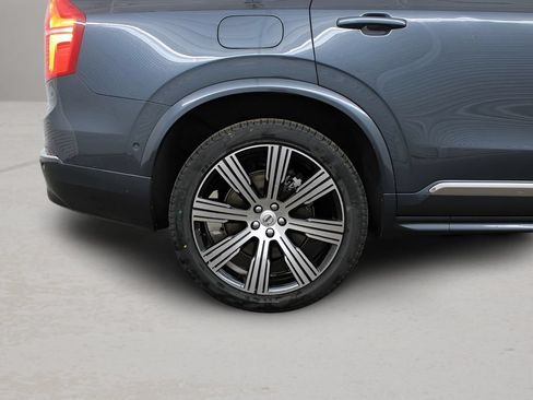 Certified 2023 Volvo XC90 B6 Ultimate w/ Protection Package Premier AWD/4WD image 11