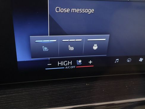 New 2026 BMW X6 xDrive40i w/ Climate Comfort Package image 7