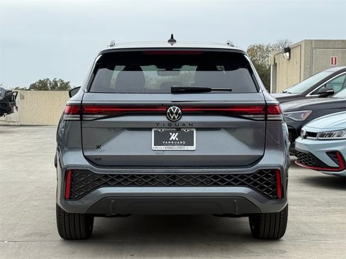 New 2026 Volkswagen Tiguan SE R-Line image 6