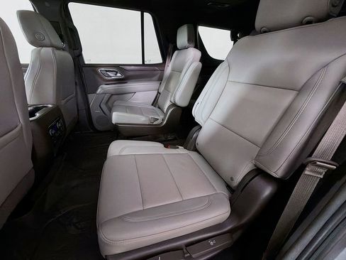 Used 2022 Chevrolet Tahoe Z71 w/ Luxury Package AWD/4WD image 20
