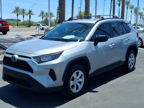 Used 2021 Toyota RAV4 LE w/ Carpet Mat Package (TMS) FWD image 8