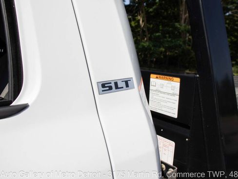 Used 2024 RAM 5500 4x4 Regular Cab image 28