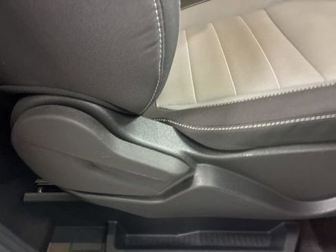 Used 2016 Ford Escape SE FWD image 8