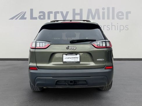 Used 2019 Jeep Cherokee Latitude Plus image 4