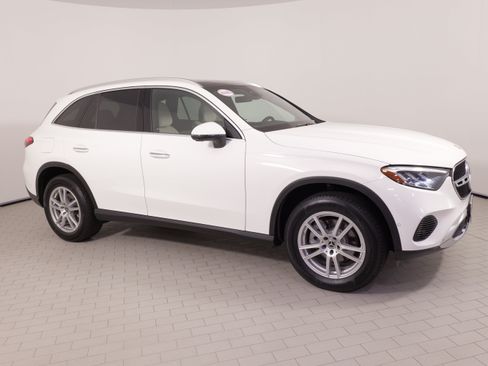 Used 2023 Mercedes-Benz GLC 300 4MATIC image 9