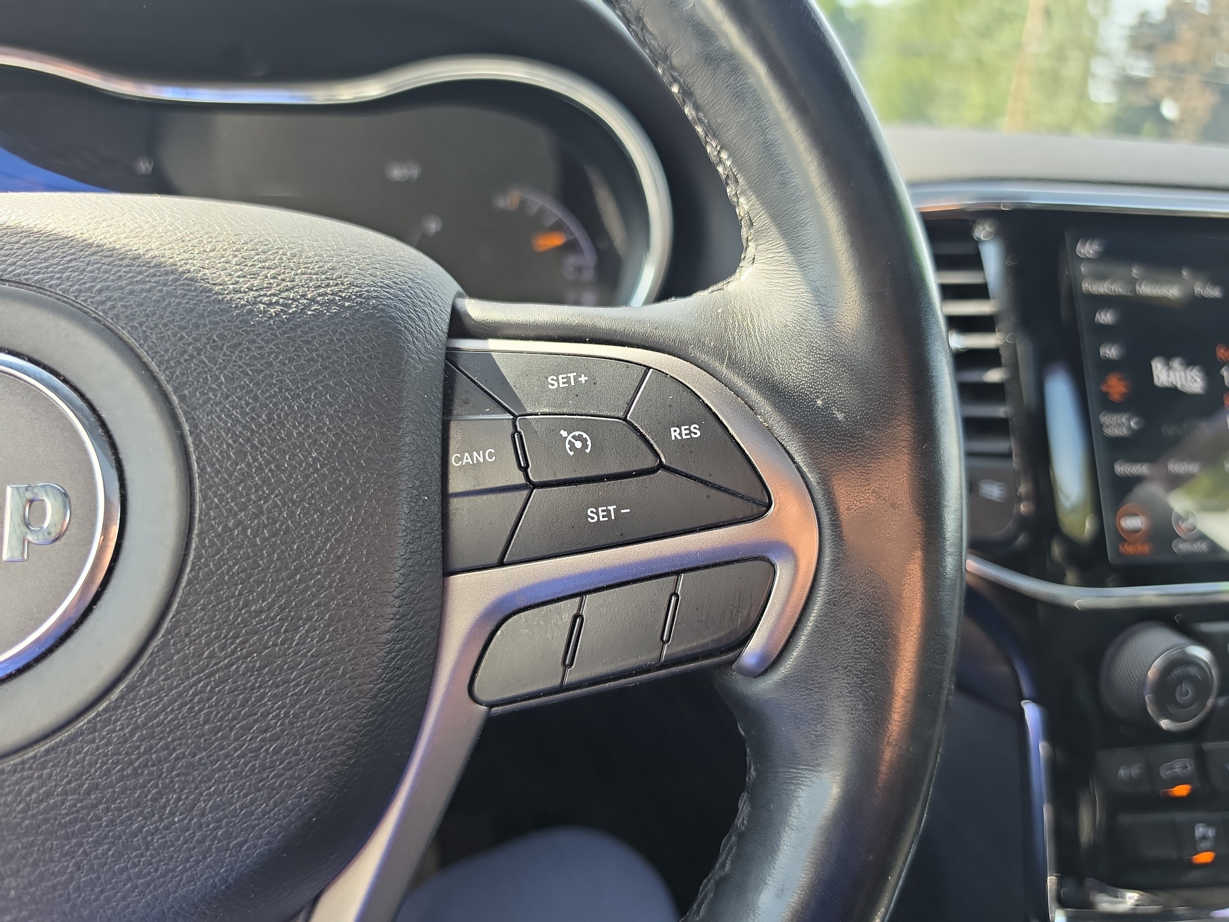 Used 2020 Jeep Grand Cherokee Altitude AWD/4WD image 21