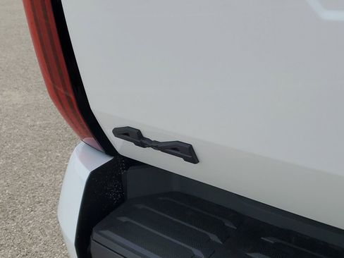 New 2026 Toyota Tundra SR5 AWD/4WD image 7
