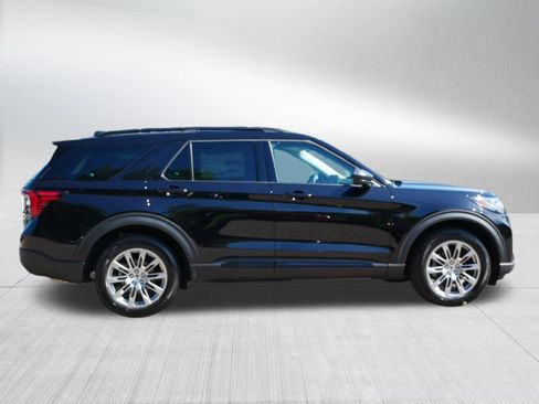 Used 2026 Ford Explorer Active w/ Active Comfort Package AWD/4WD image 8