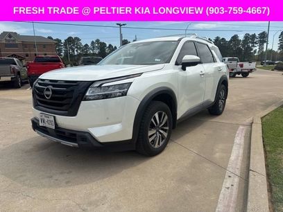 Used 2023 Nissan Pathfinder SL w/ Black Appearance Package