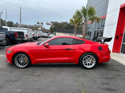 Used 2017 Ford Mustang Coupe image 8