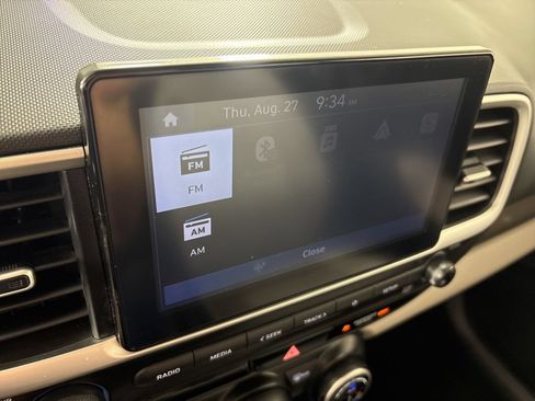 Used 2025 Hyundai Venue SEL FWD image 32