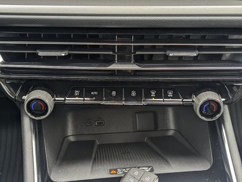 New 2026 Chevrolet Traverse LT w/ LPO, Floor Liner Package image 25