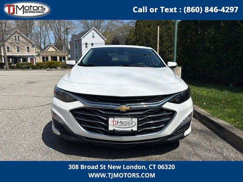 Used 2022 Chevrolet Malibu LT FWD image 3