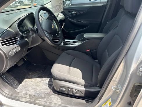 Used 2017 Chevrolet Malibu Hybrid FWD image 5