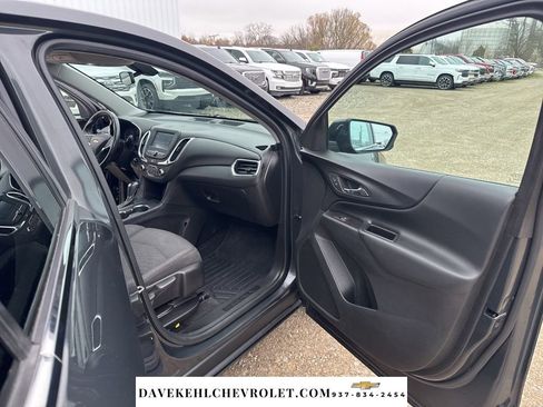 Used 2018 Chevrolet Equinox LT image 23