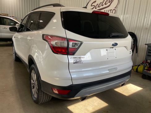 Used 2017 Ford Escape SE w/ SE Leather Comfort Package FWD image 3