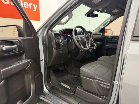 Used 2020 Chevrolet Silverado 1500 Custom w/ Custom Value Package RWD image 12