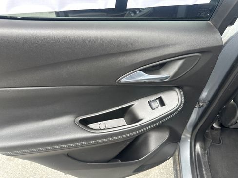 Used 2021 Buick Encore GX Essence image 12