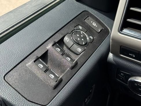 Used 2022 Ford F350 Lariat w/ Lariat Ultimate Package AWD/4WD image 36