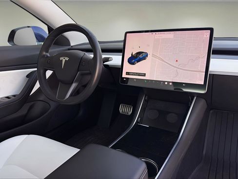 Used 2019 Tesla Model 3 Performance image 10