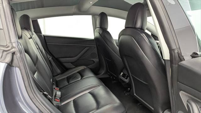 Used 2021 Tesla Model 3 Standard Range Plus RWD image 17