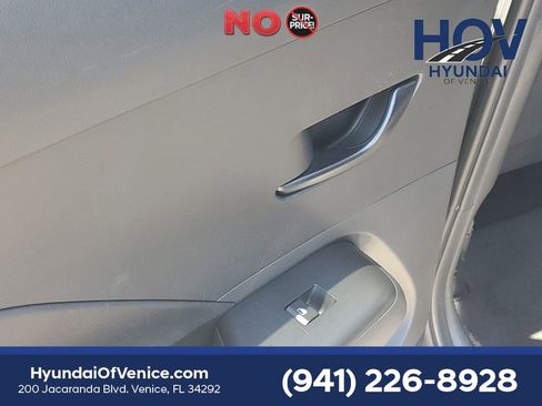 Certified 2024 Hyundai Kona SEL AWD/4WD image 17