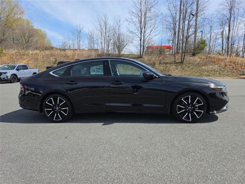 New 2026 Honda Accord Touring image 7