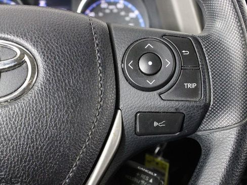 Used 2018 Toyota RAV4 LE image 21