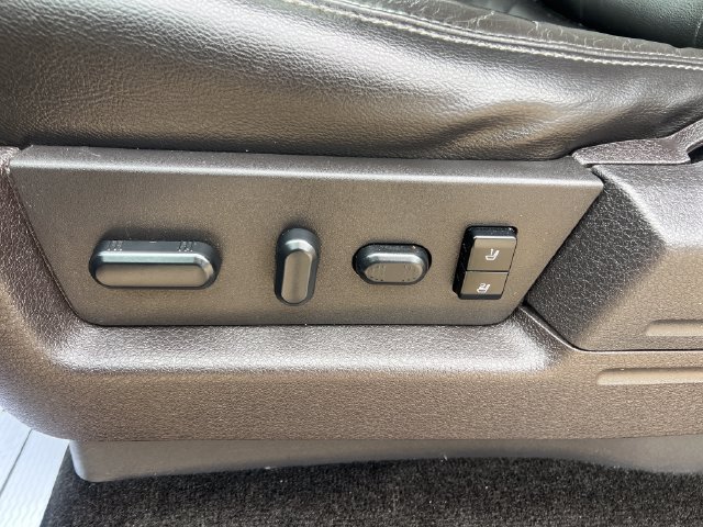 Used 2014 Ford F150 FX4 w/ Equipment Group 402A Luxury AWD/4WD image 18
