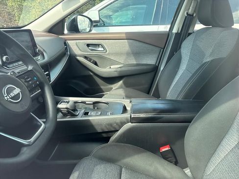 Used 2023 Nissan Rogue SV image 14