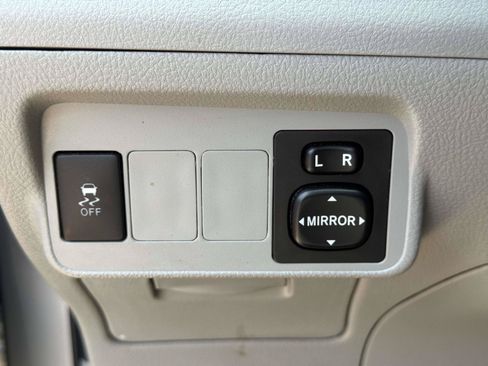 Used 2012 Toyota Corolla LE FWD image 15