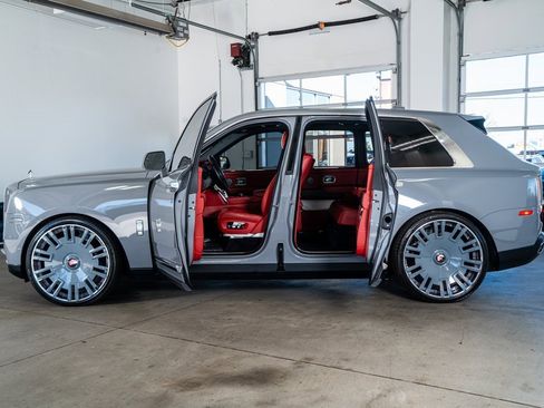 Used 2022 Rolls-Royce Cullinan image 8