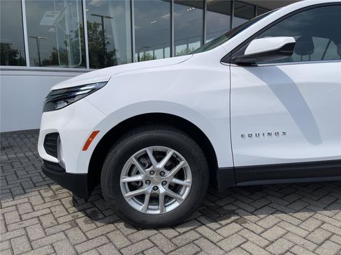 Used 2023 Chevrolet Equinox LT AWD/4WD image 9